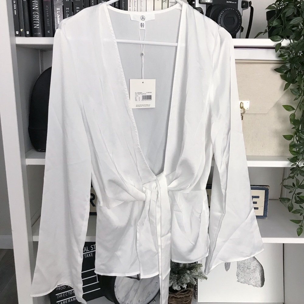 Misguided White Satin Plunging Tie-Front T…